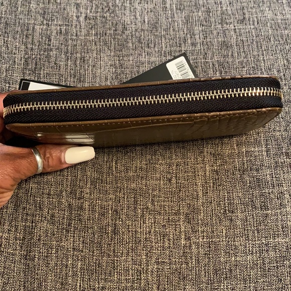 Wristlet - Picture 3 of 4